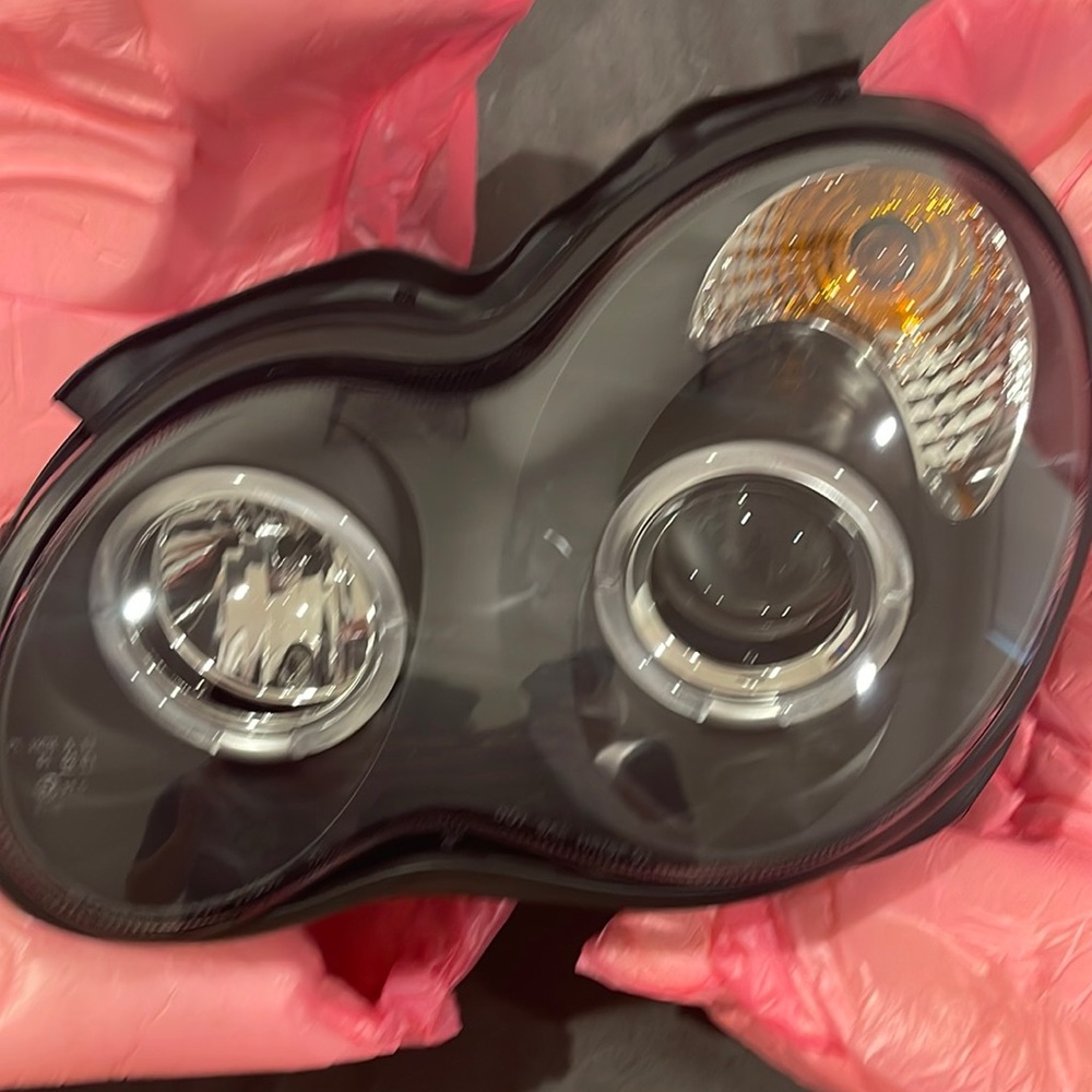 2007 Mercedes-Benz CLK 550 black screen an halo headlights